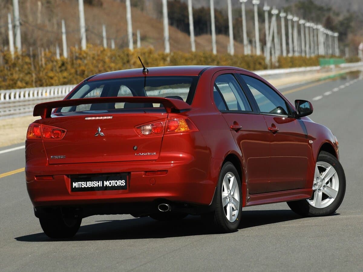 Mitsubishi Lancer X — 3/4 arxadan