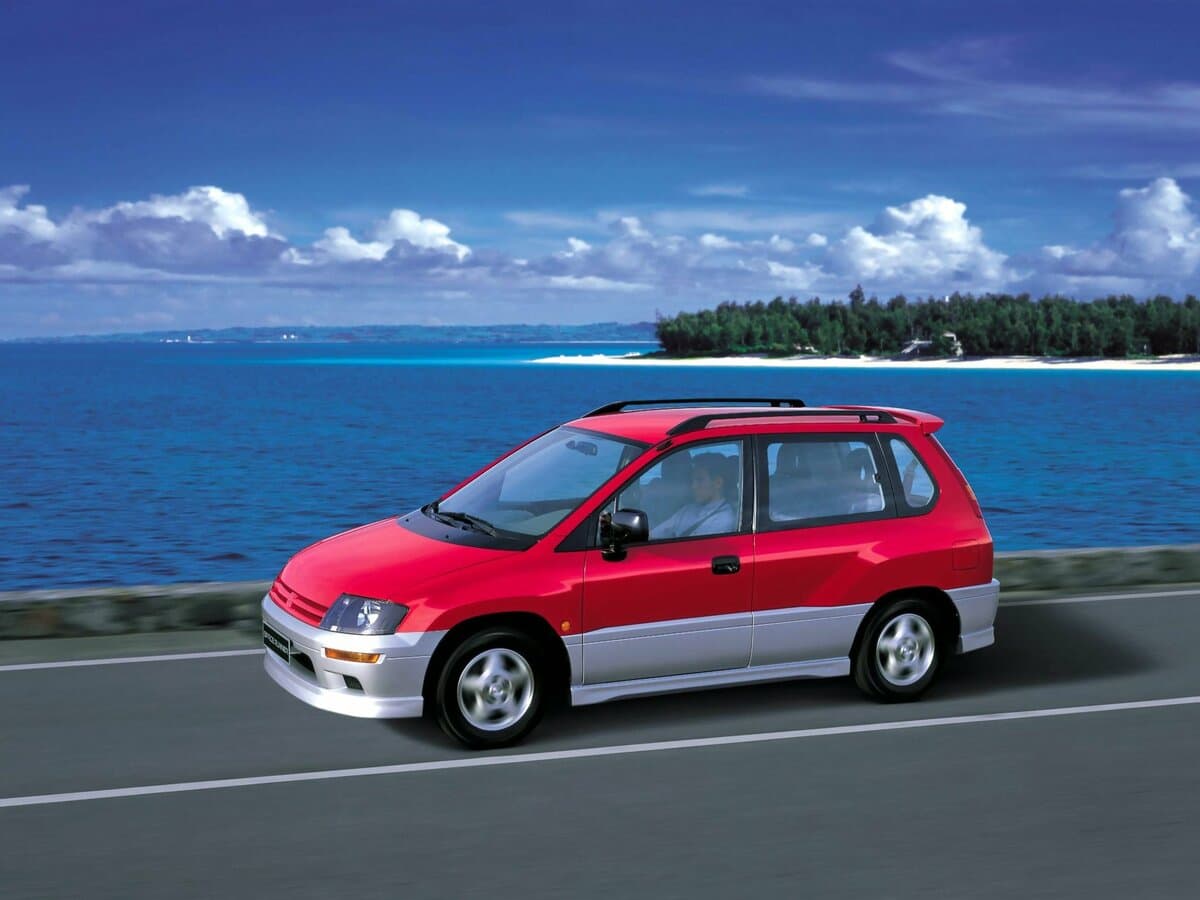 Mitsubishi RVR II — yandan görünüş