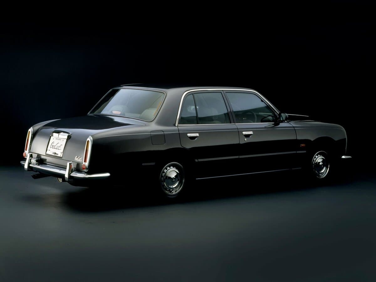 Mitsuoka Galue I — 3/4 arxadan