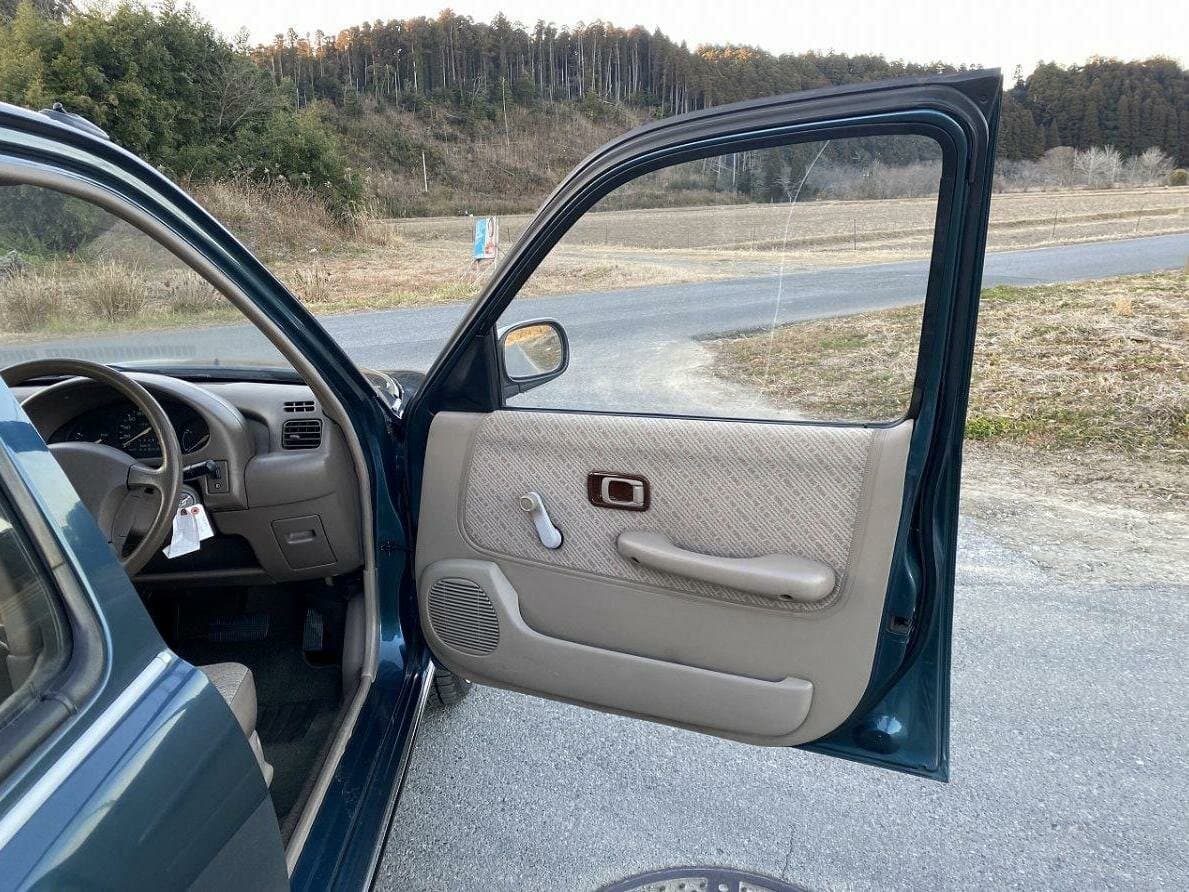 Mitsuoka Viewt I (K11) — Qapı