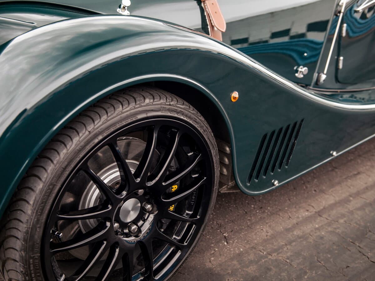 Morgan Plus 8 II — Təkər