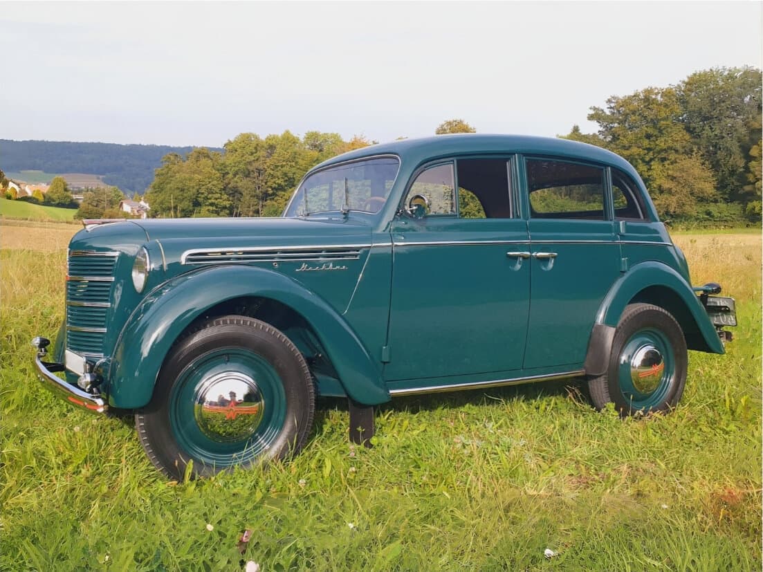 Moskviç 401 1954 – 1956 — Yandan