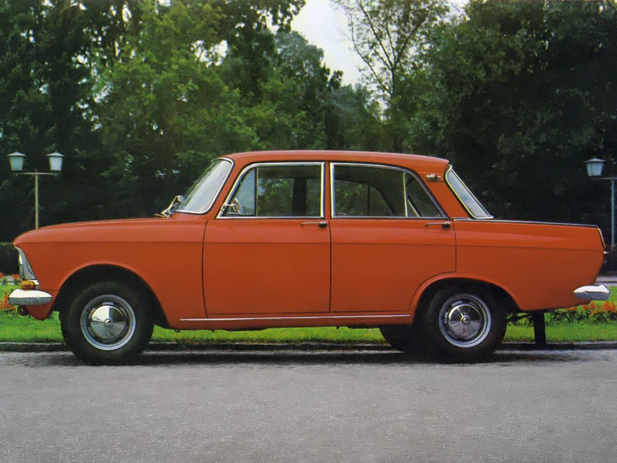 Moskviç 412 1967 – 1998 — Yandan