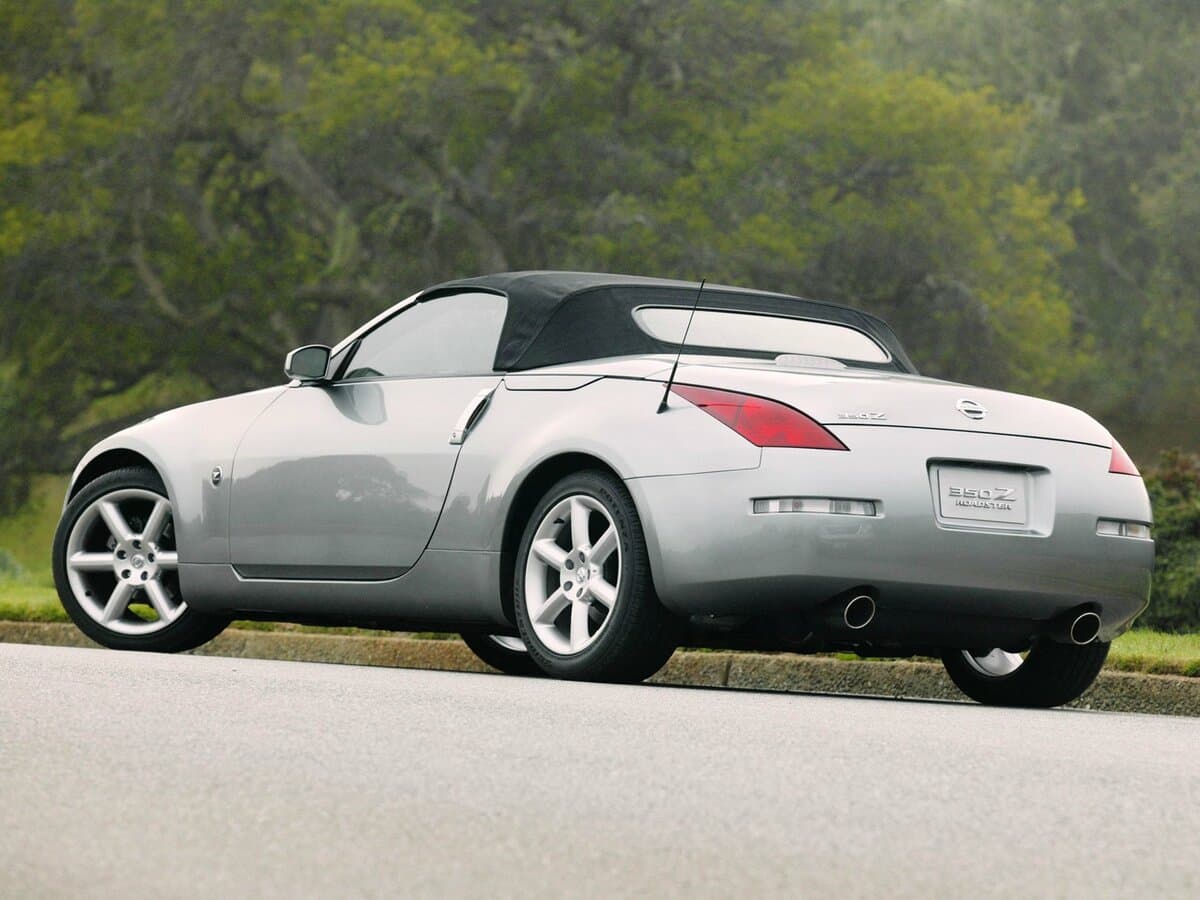 Nissan 350Z I — 3/4 arxadan