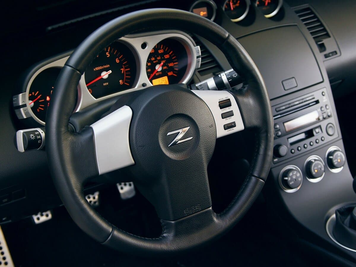 Nissan 350Z I — Sükan