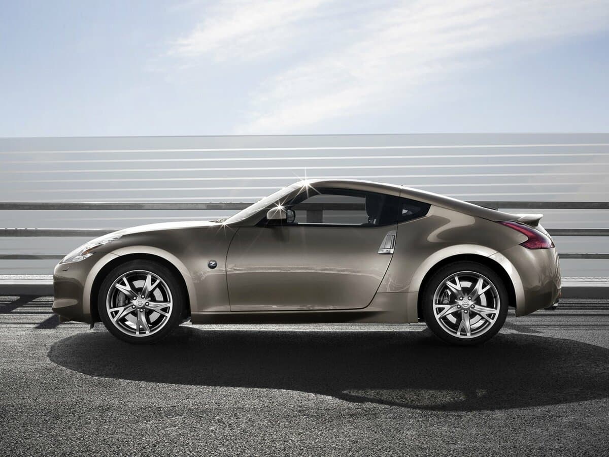 Nissan 370Z I — Yandan