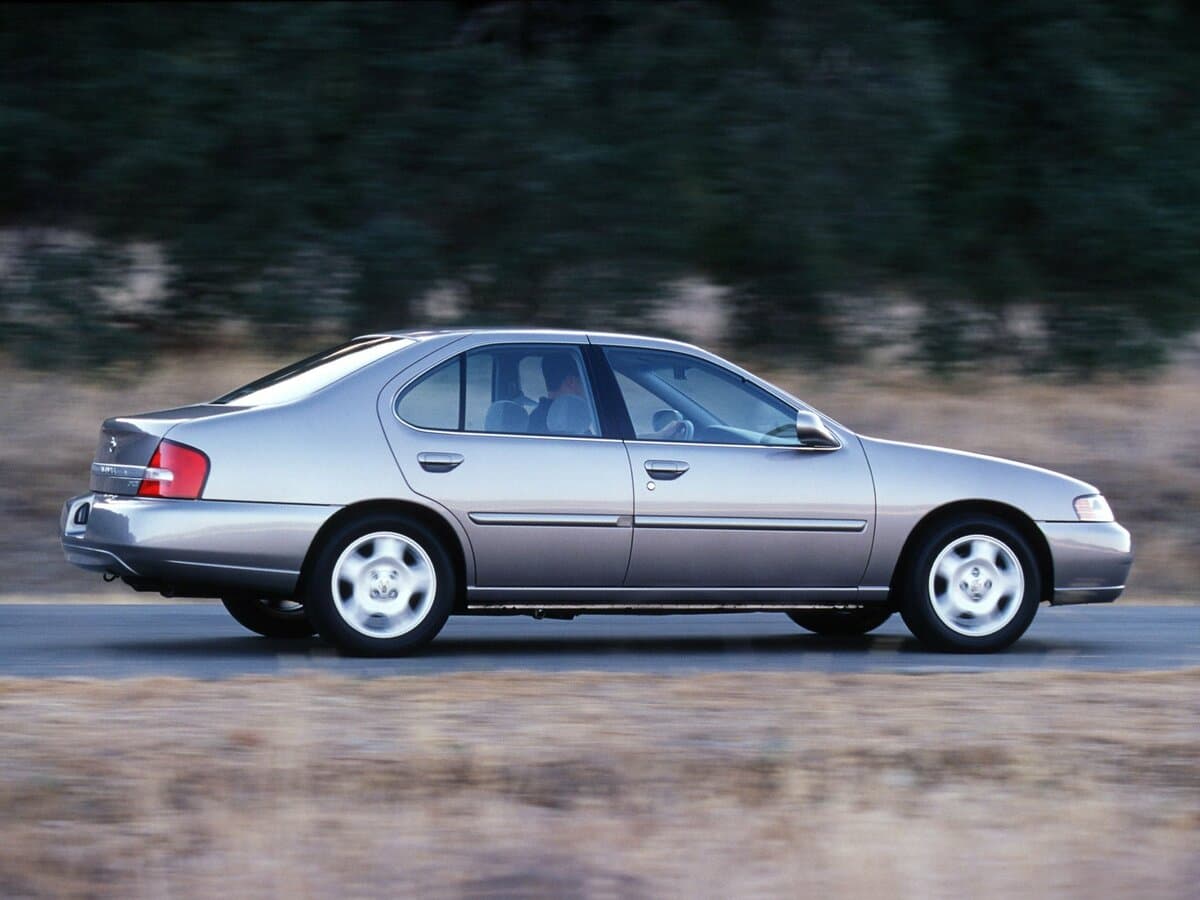Nissan Altima II (L30) Restayling — Yandan