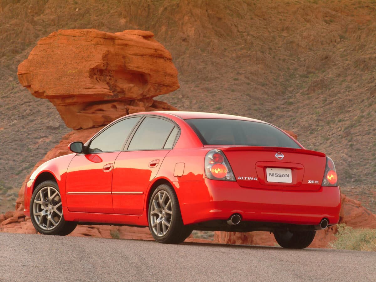Nissan Altima III (L31) Restayling — 3/4 arxadan