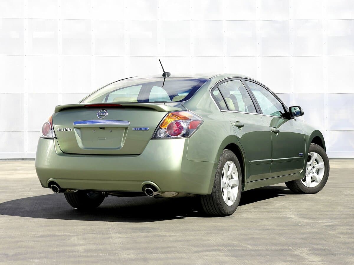 Nissan Altima IV (L32) — 3/4 arxadan