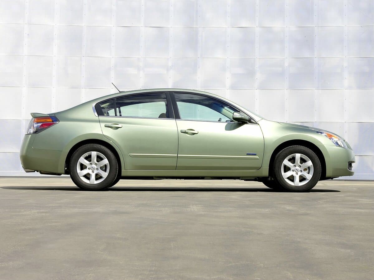 Nissan Altima IV (L32) — Yandan