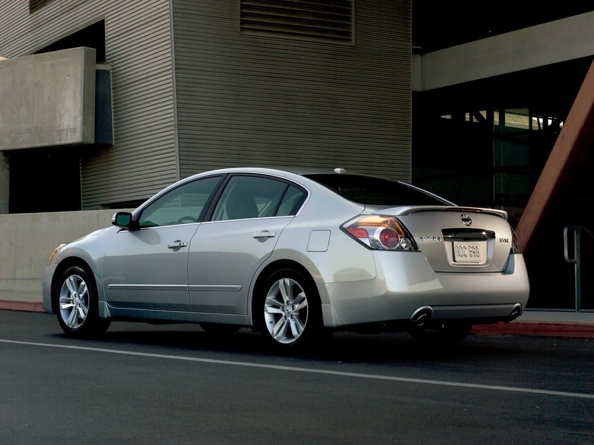 Nissan Altima IV (L32) Restayling — 3/4 arxadan