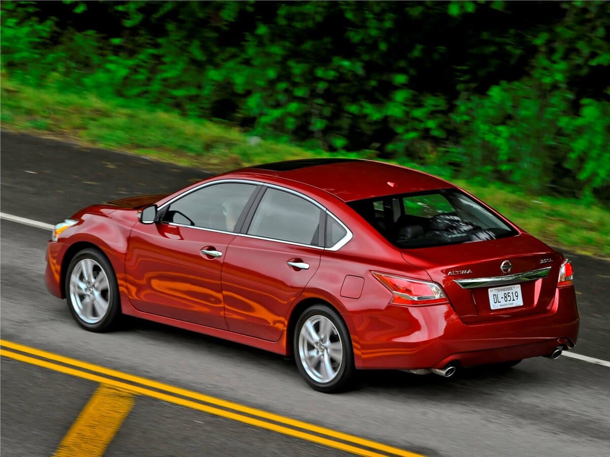 Nissan Altima V (L33) — 3/4 arxadan