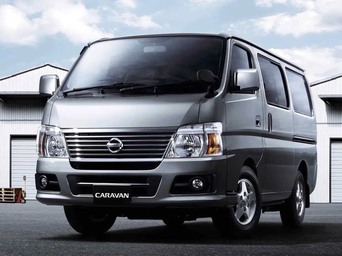 Nissan Caravan IV (E25) — Öndən