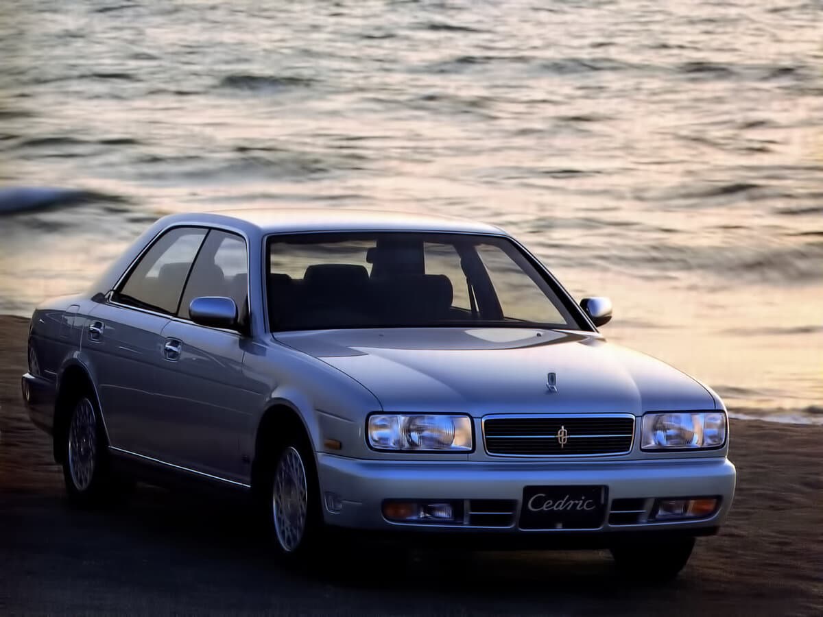 Nissan Cedric VIII (Y32) — Öndən