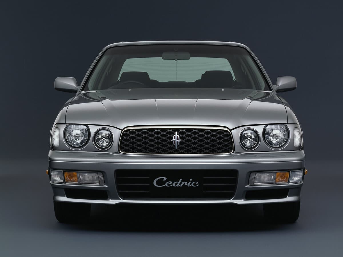Nissan Cedric IX (Y33) — Öndən
