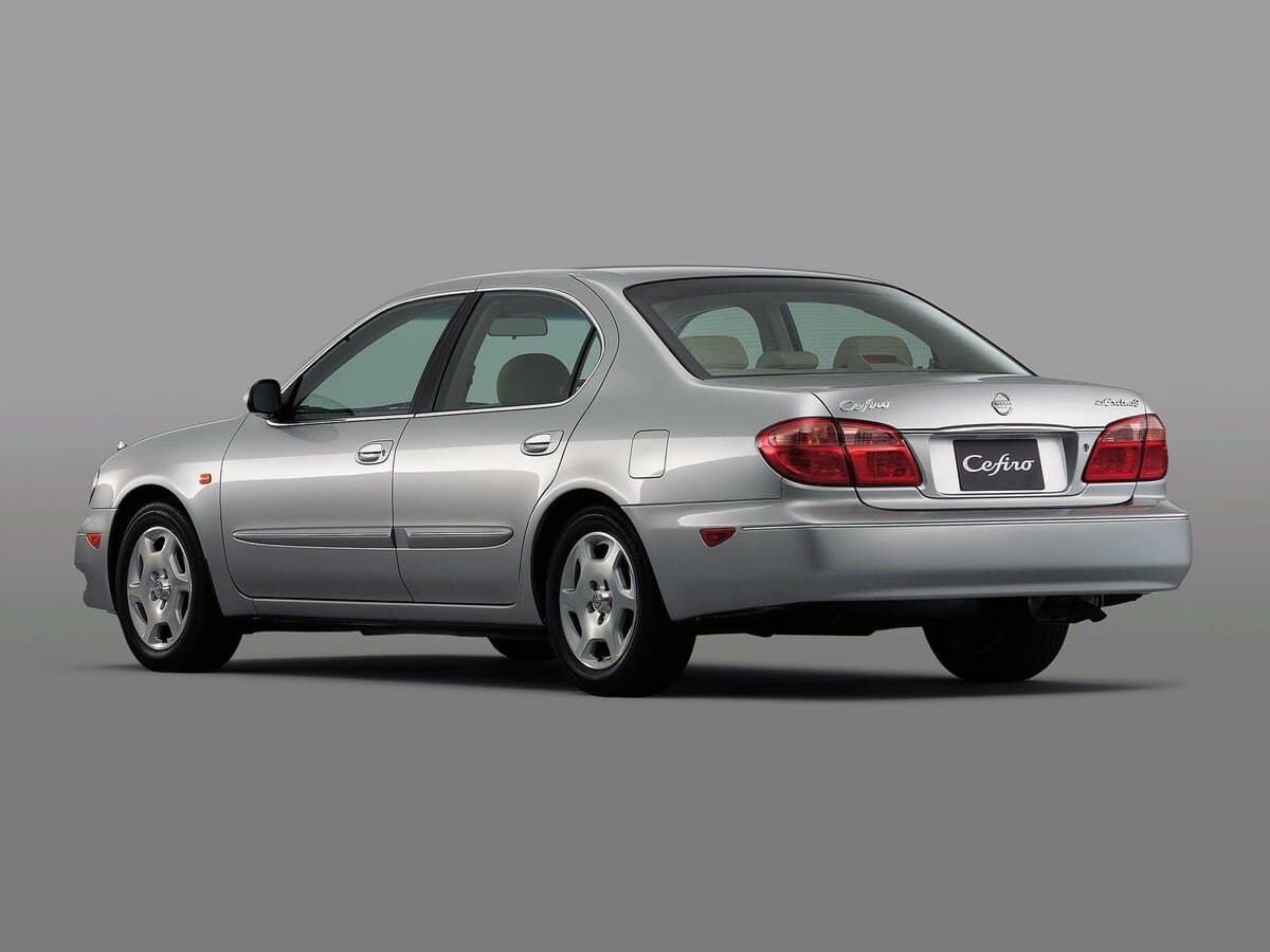 Nissan Cefiro III (A33) — 3/4 arxadan