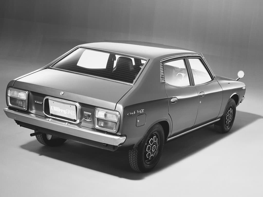 Nissan Cherry II (F10) — 3/4 arxadan