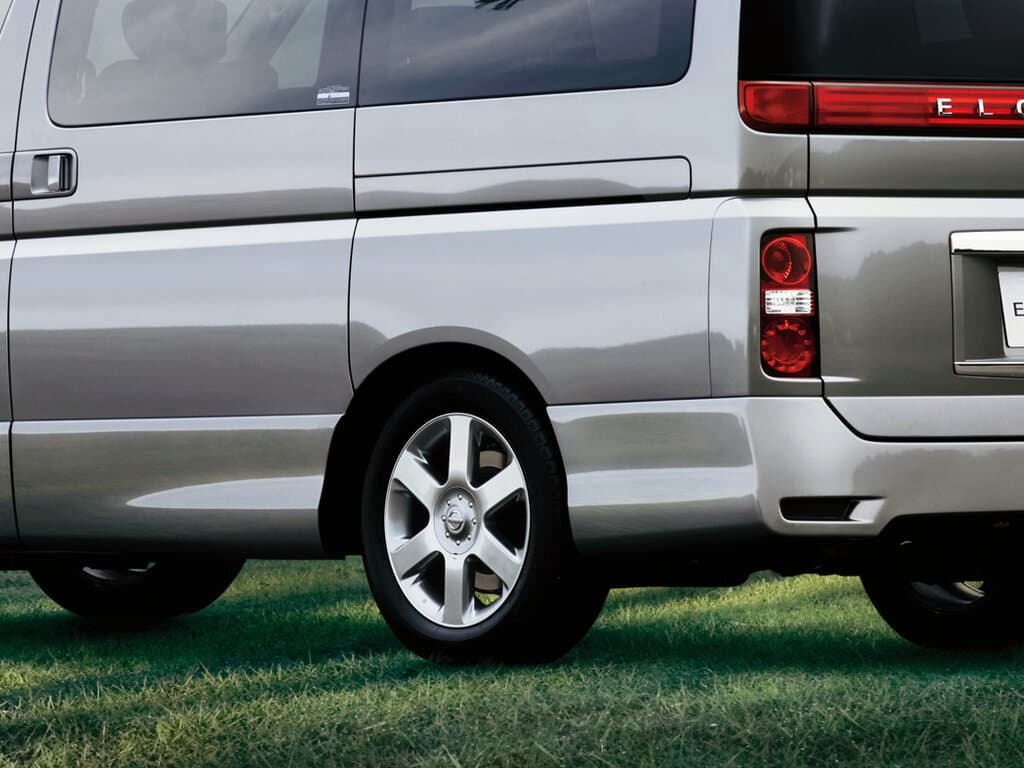 Nissan Elgrand II (E51) — Təkər