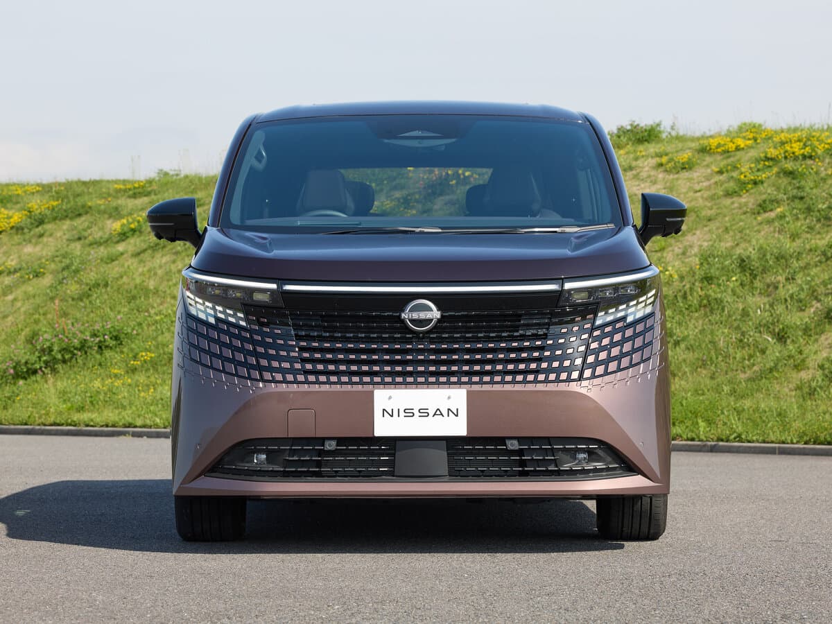 Nissan Elgrand IV (E53) — Öndən