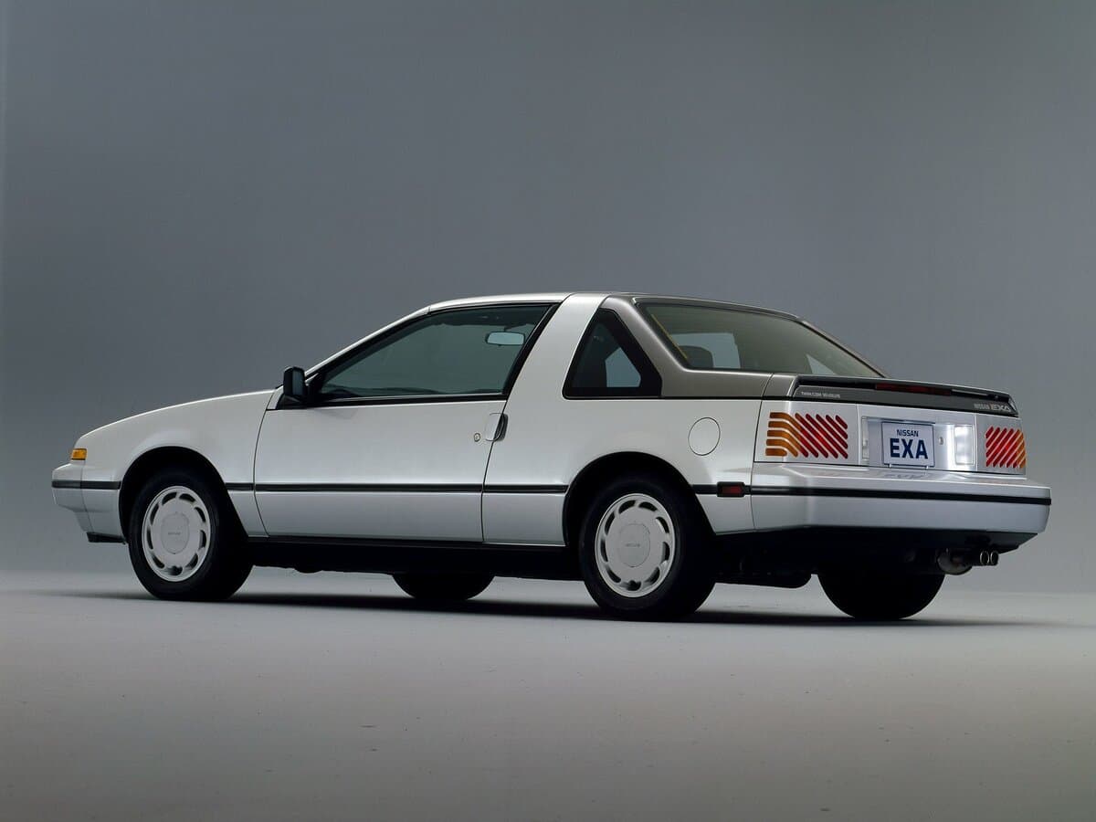 Nissan Exa I — 3/4 arxadan
