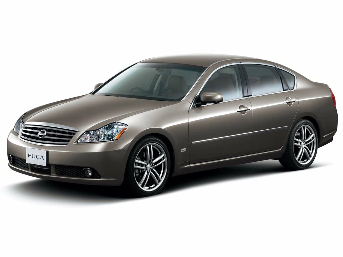 Nissan Fuga I — Yandan