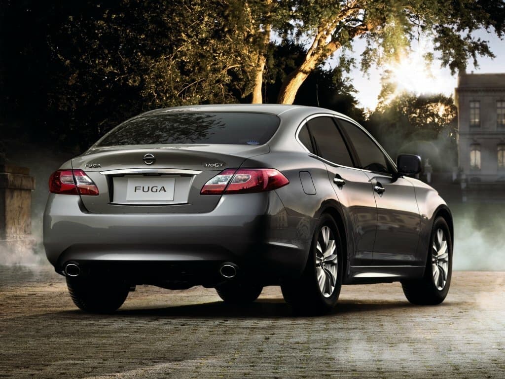 Nissan Fuga II — 3/4 arxadan