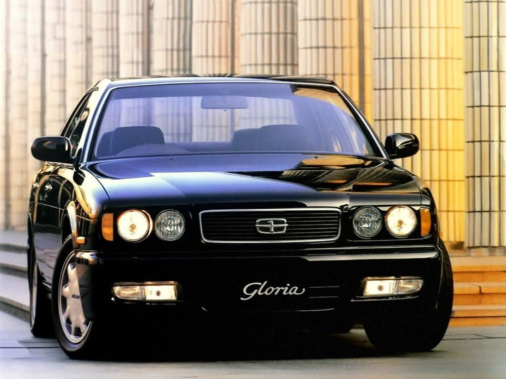 Nissan Gloria IX (Y32) — Öndən