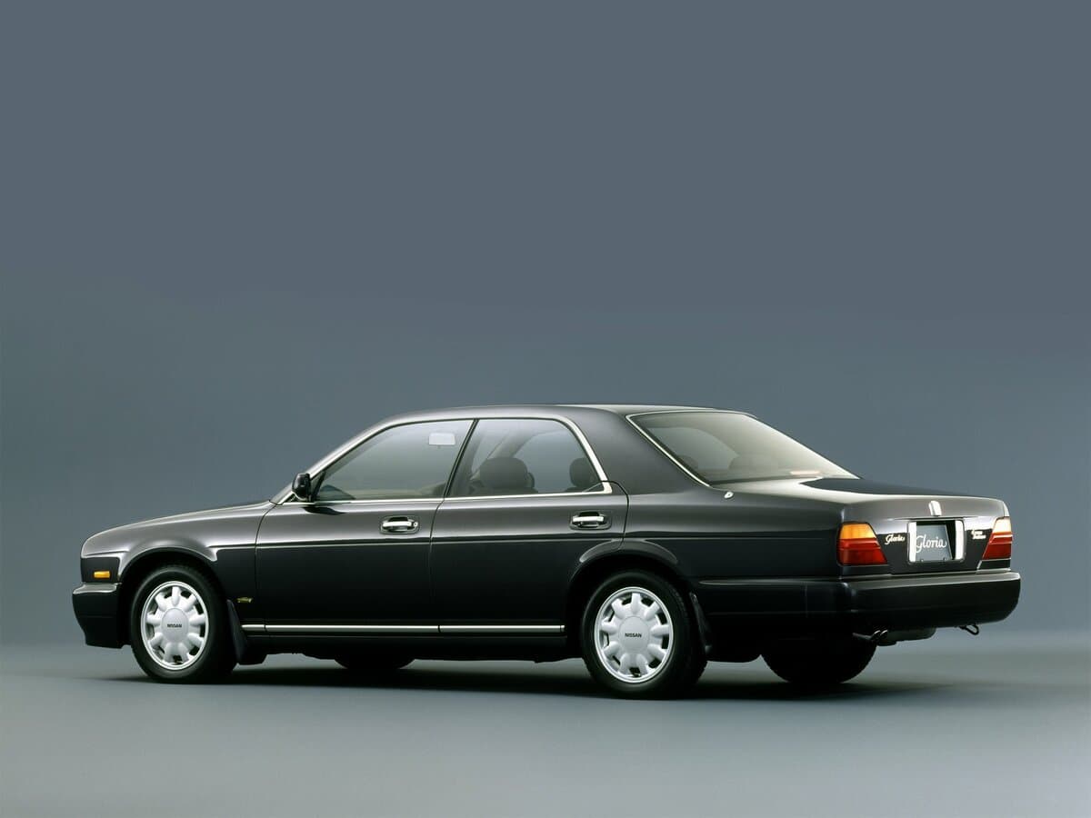 Nissan Gloria IX (Y32) — 3/4 arxadan