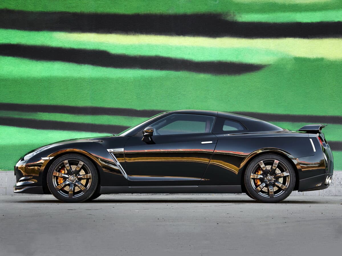 Nissan GT-R I — Yandan