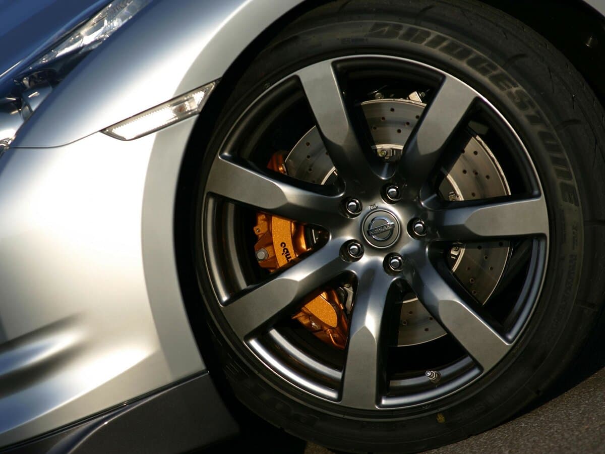 Nissan GT-R I — Təkər