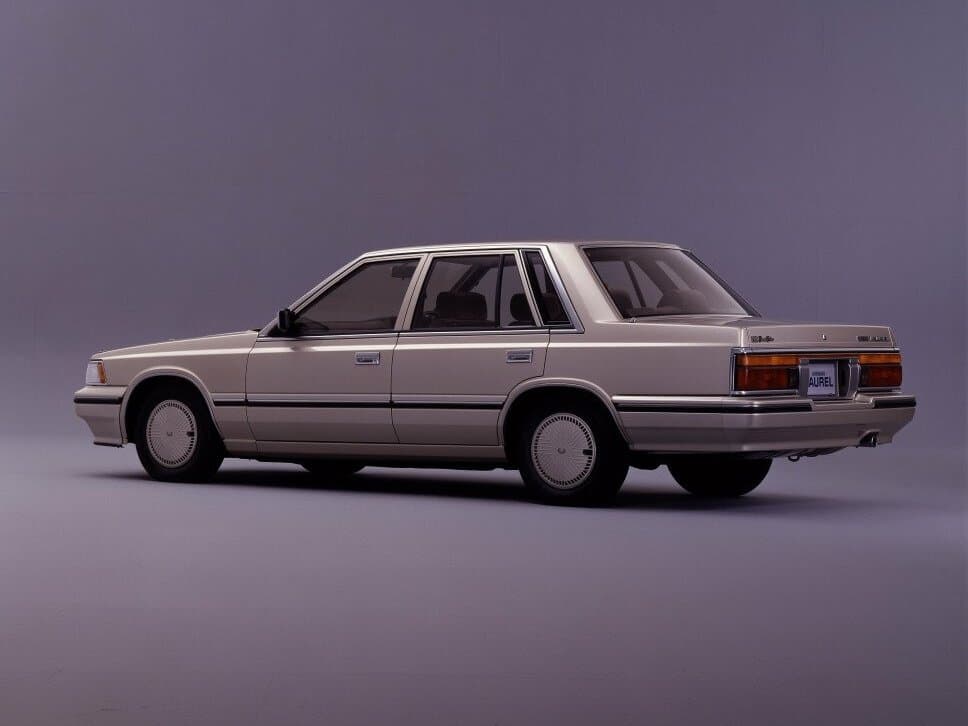 Nissan Laurel V (C32) — 3/4 arxadan