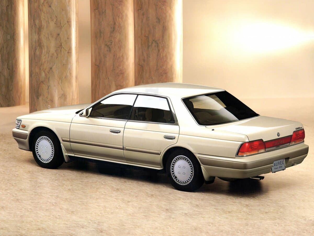 Nissan Laurel VI (C33) — 3/4 arxadan