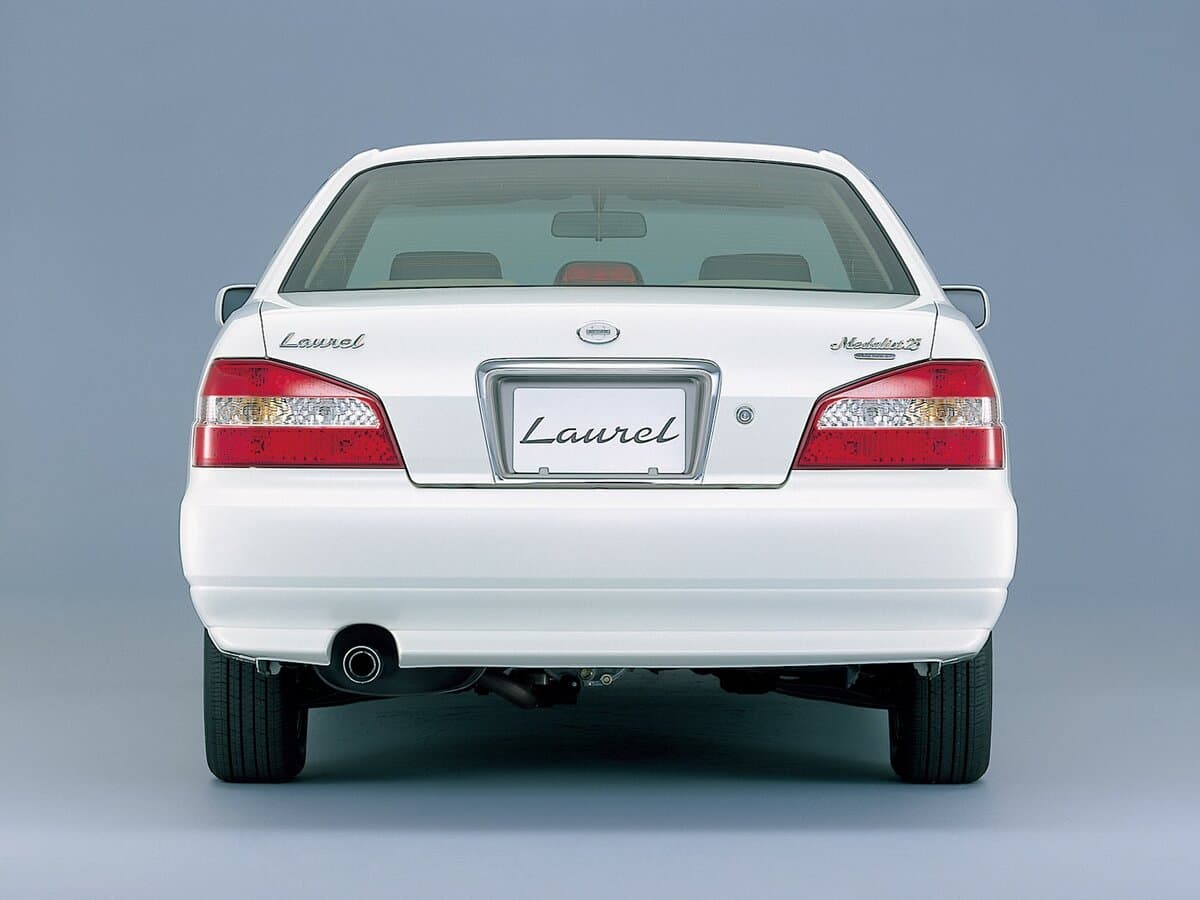 Nissan Laurel VIII (C35) — Arxadan