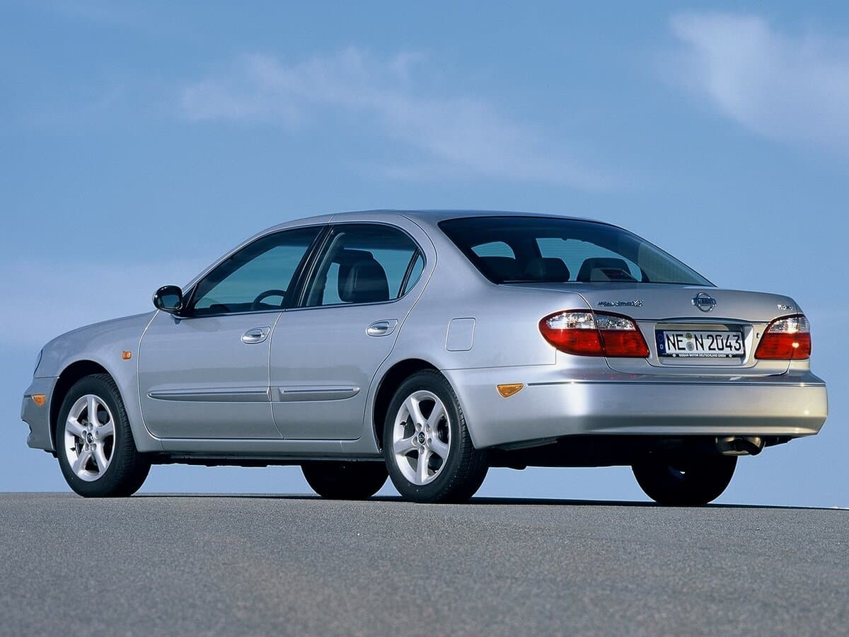 Nissan Maxima V (A33) — 3/4 arxadan
