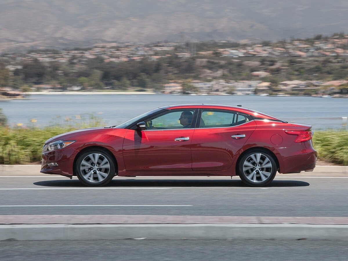 Nissan Maxima VIII (A36) — Yandan