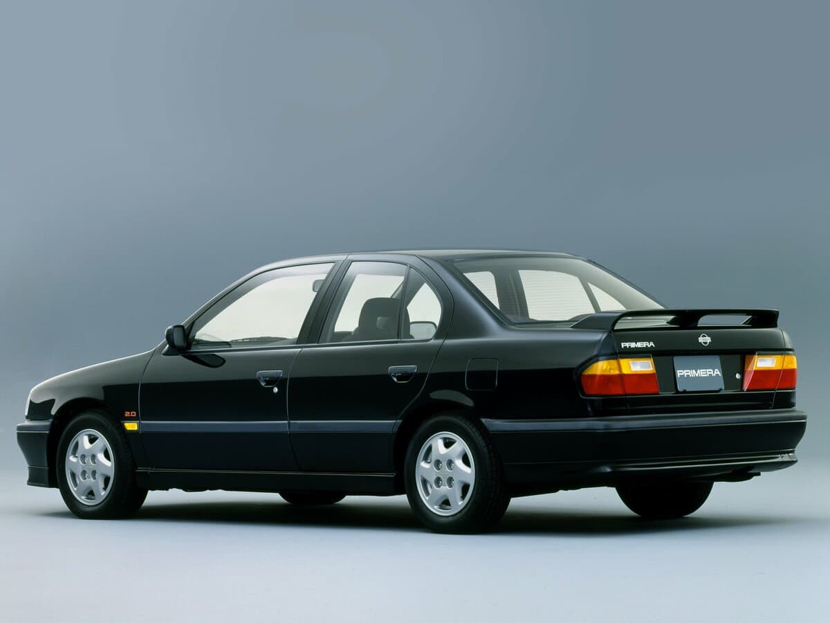 Nissan Primera I (P10) — 3/4 arxadan