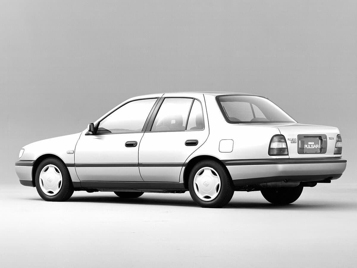 Nissan Pulsar IV (N14) — 3/4 arxadan
