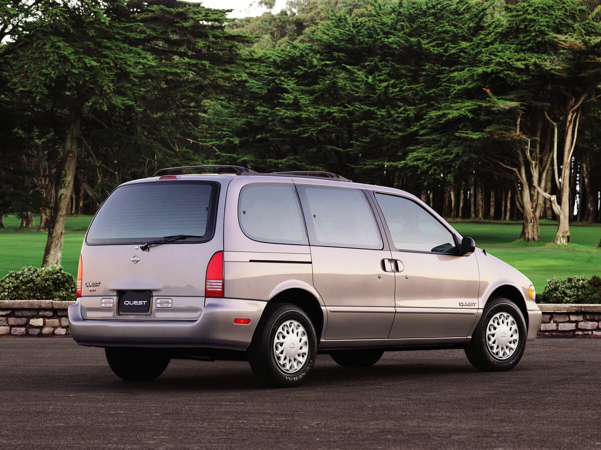 Nissan Quest I — 3/4 arxadan