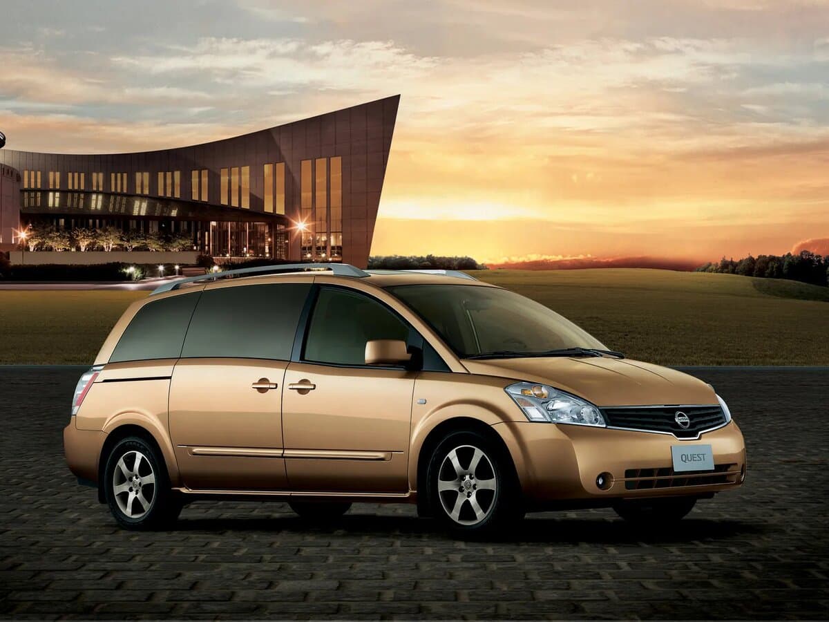 Nissan Quest III — Yandan