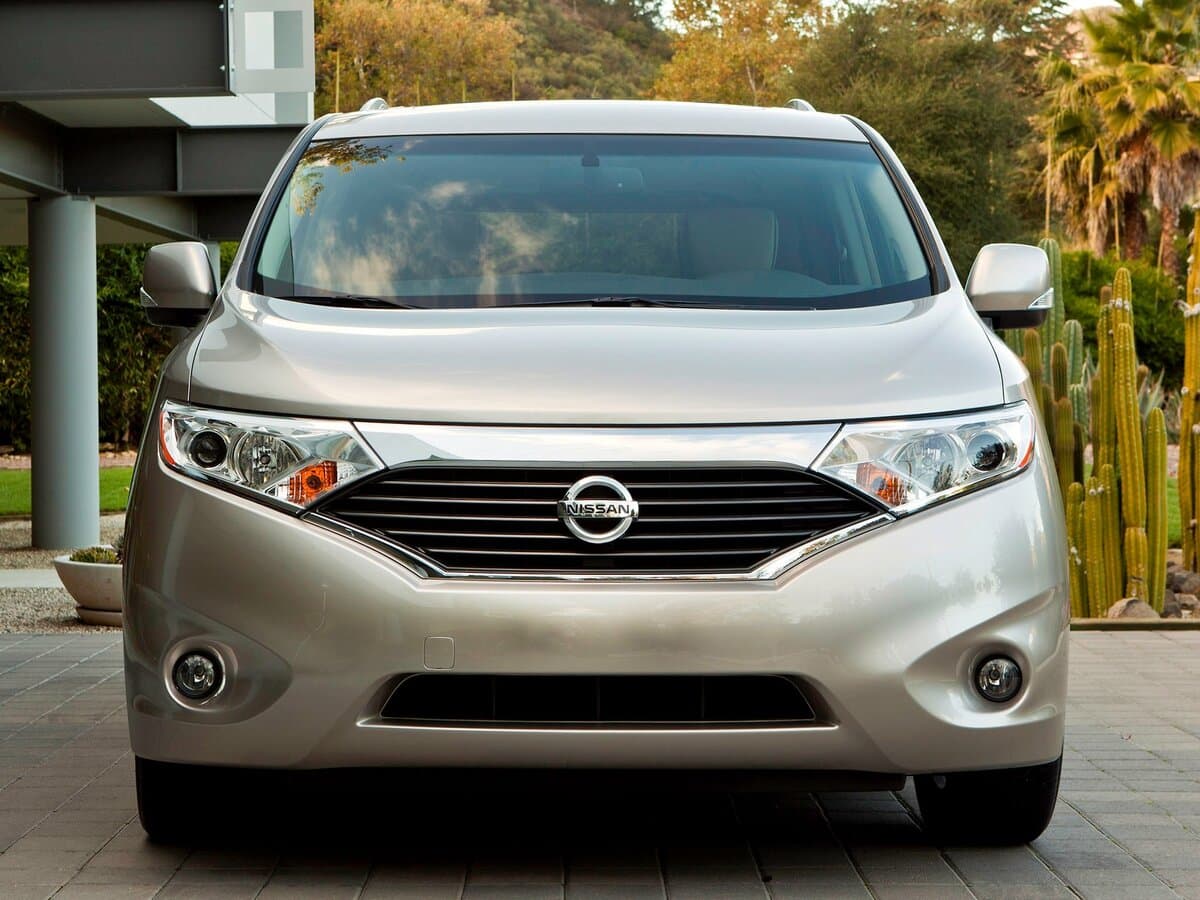 Nissan Quest IV — Öndən