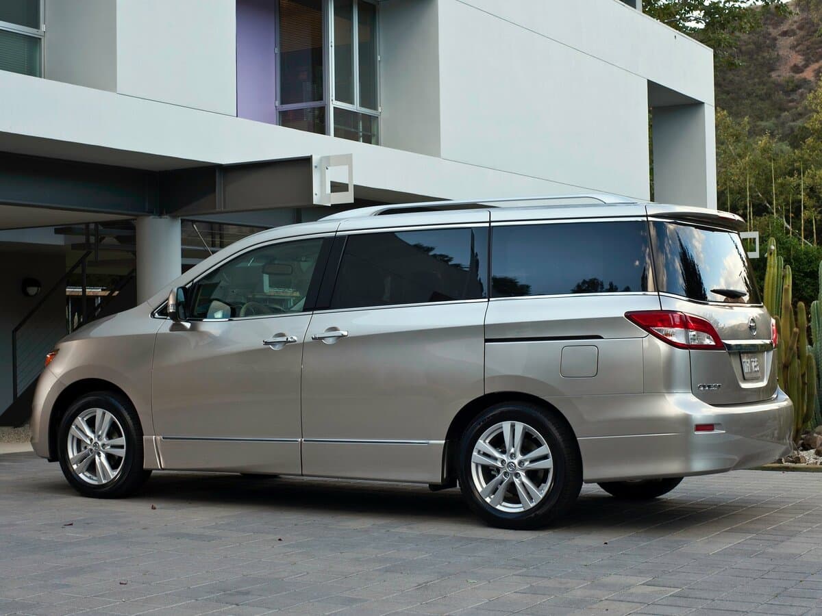 Nissan Quest IV — Yandan