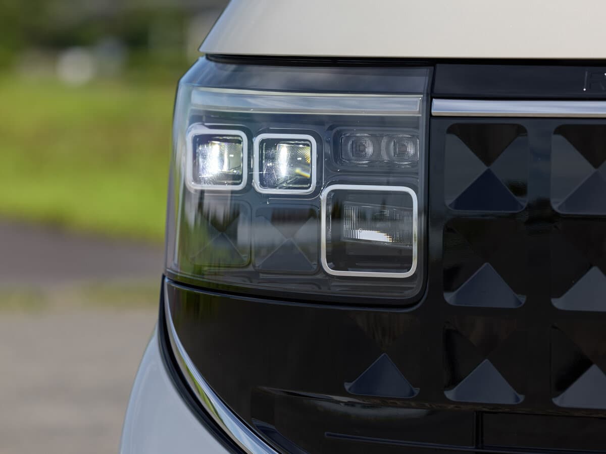 Nissan Roox III — Fara