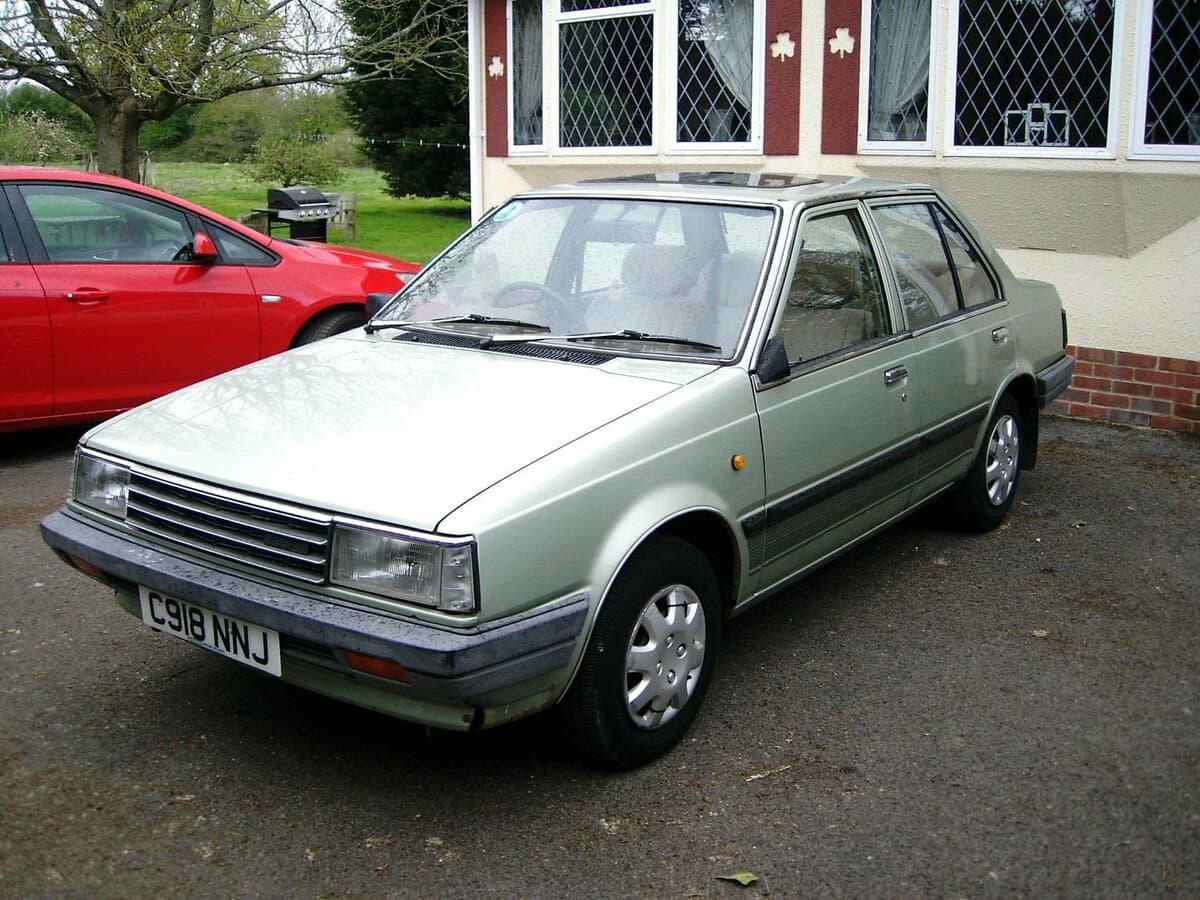 Nissan Sentra I (B11) — Öndən