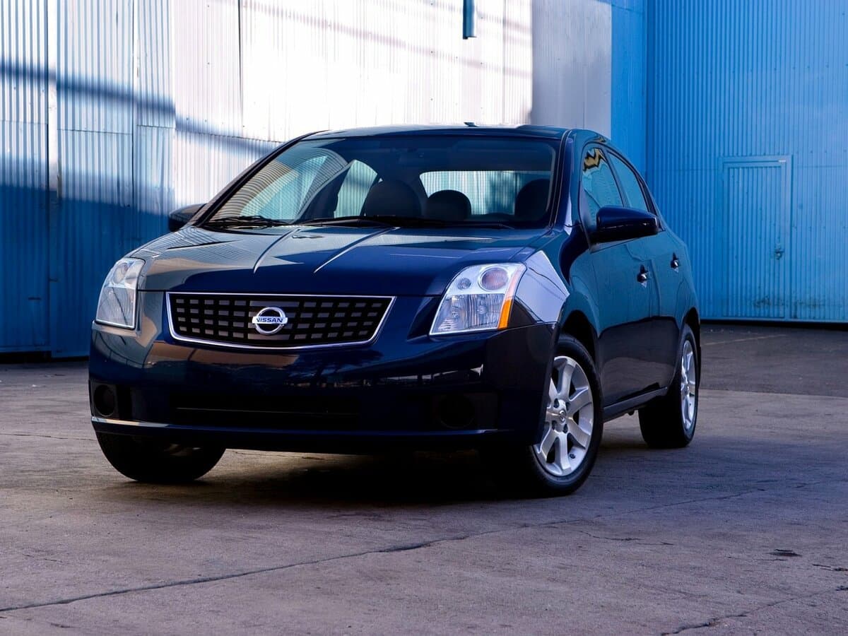 Nissan Sentra VI (B16) — Öndən