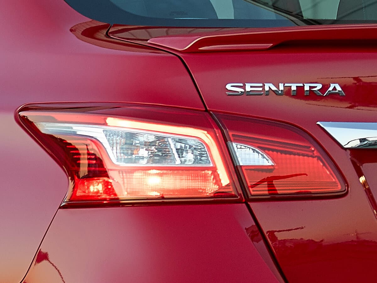 Nissan Sentra VII (B17) Restayling — Detal