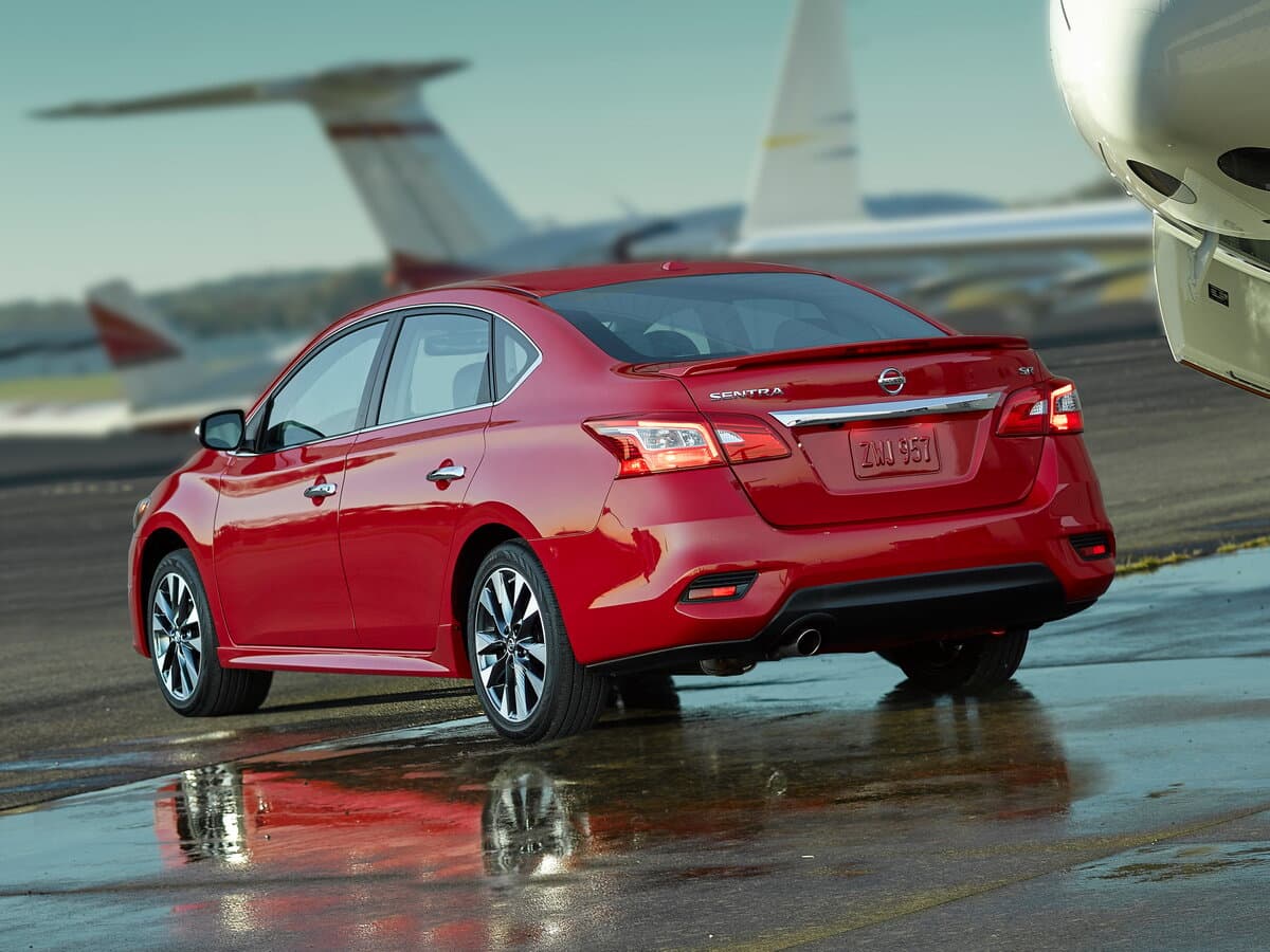 Nissan Sentra VII (B17) Restayling — 3/4 arxadan