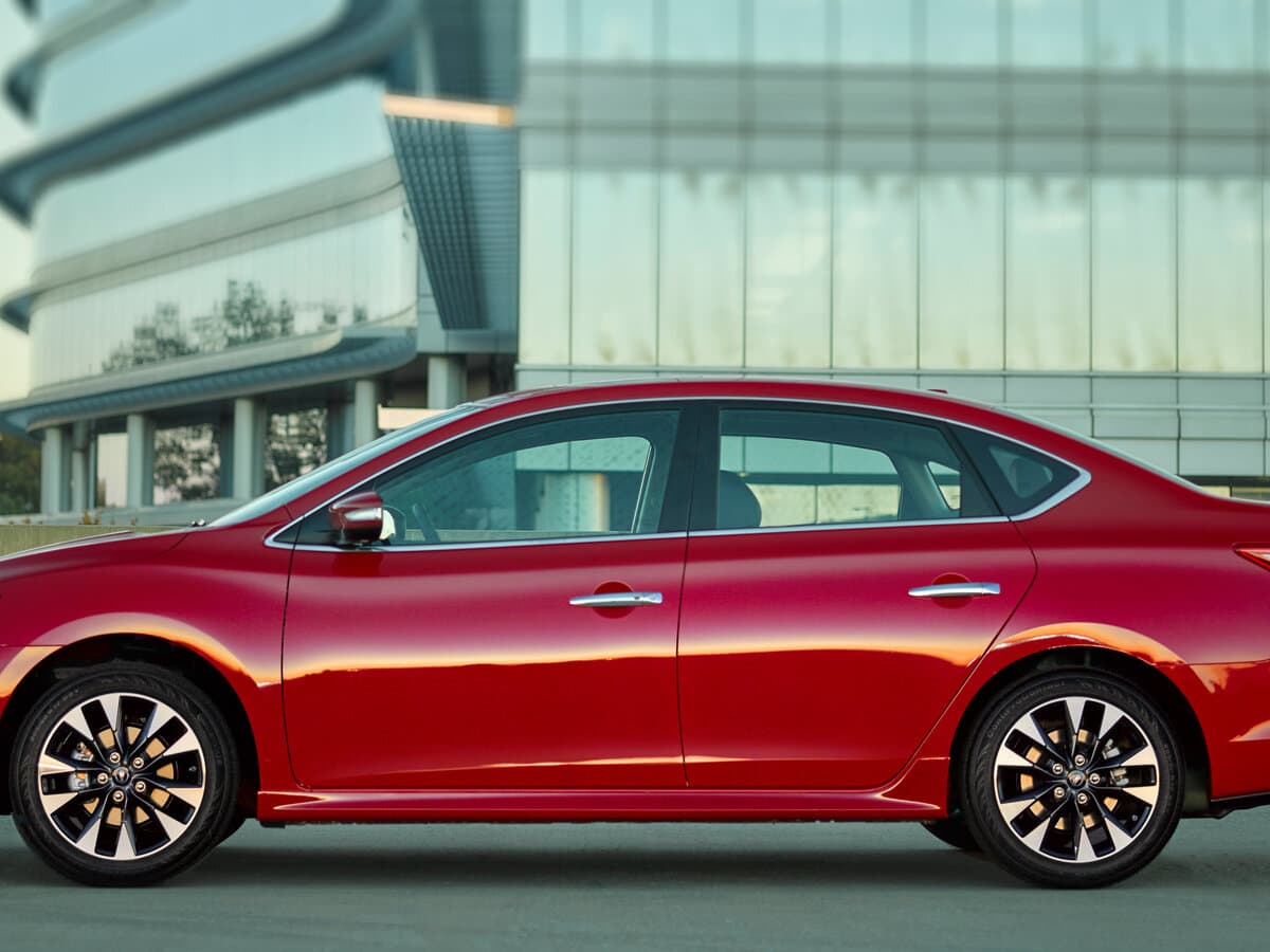 Nissan Sentra VII (B17) Restayling — Yandan