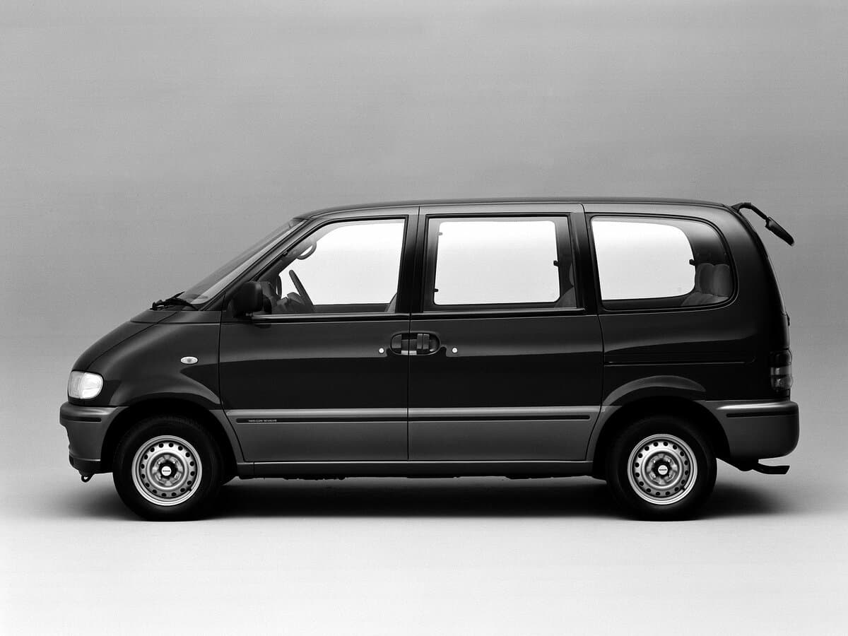 Nissan Serena I (C23) — Yandan
