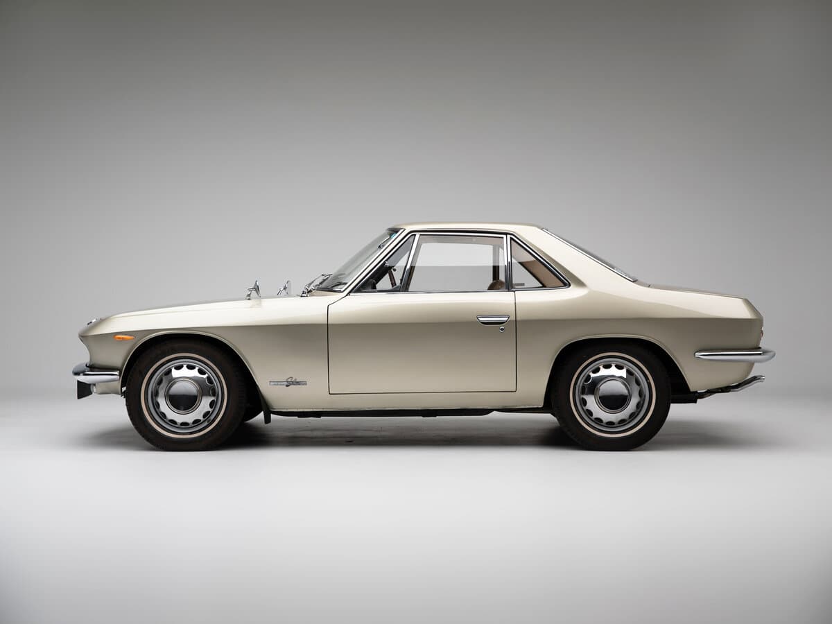 Nissan Silvia I — Yandan