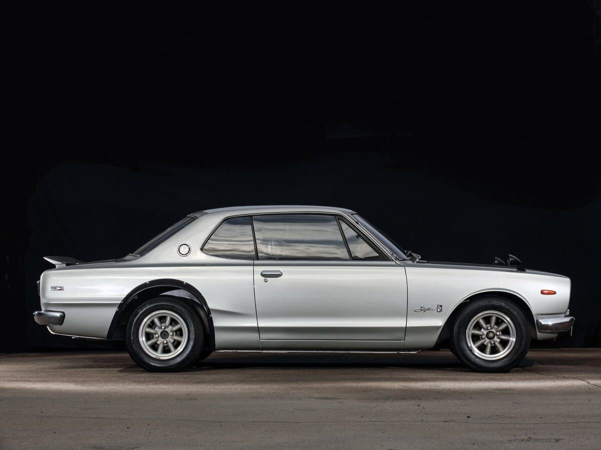 Nissan Skyline III (C10) — Yandan